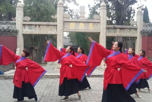 孔子文旅集團(tuán)鄒魯文化公司陪你一起過“鼠”于你的大年！