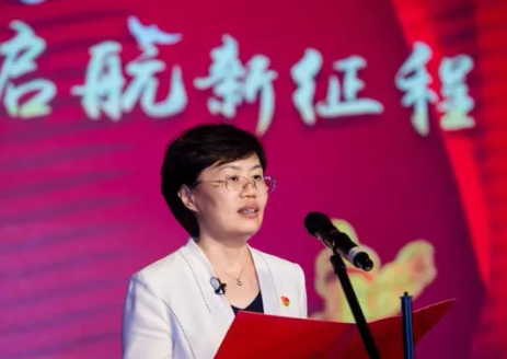 香港大廈不忘初心跟黨走 團結一心鑄輝煌！